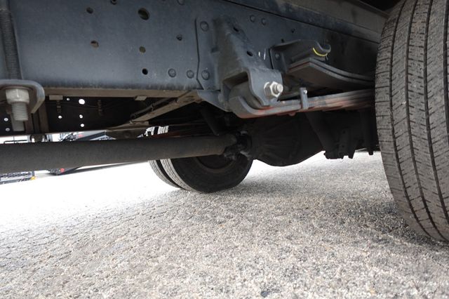 2022 Isuzu NPR HD (18ft Box w/ Lift Gate) - 22938163 - 33