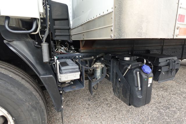 2022 Isuzu NPR HD (18ft Box w/ Lift Gate) - 22938163 - 37