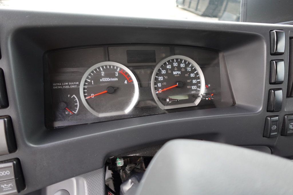 2022 Isuzu NPR HD (18ft Box w/ Lift Gate) - 22938163 - 45