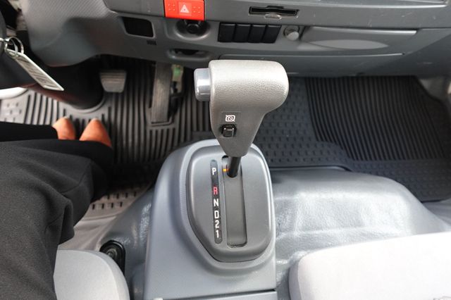 2022 Isuzu NPR HD (18ft Box w/ Lift Gate) - 22938163 - 52