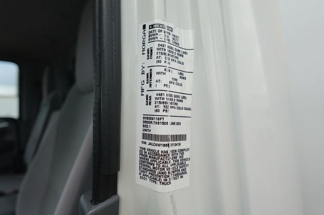 2022 Isuzu NPR HD (18ft Box w/ Lift Gate) - 22938163 - 70