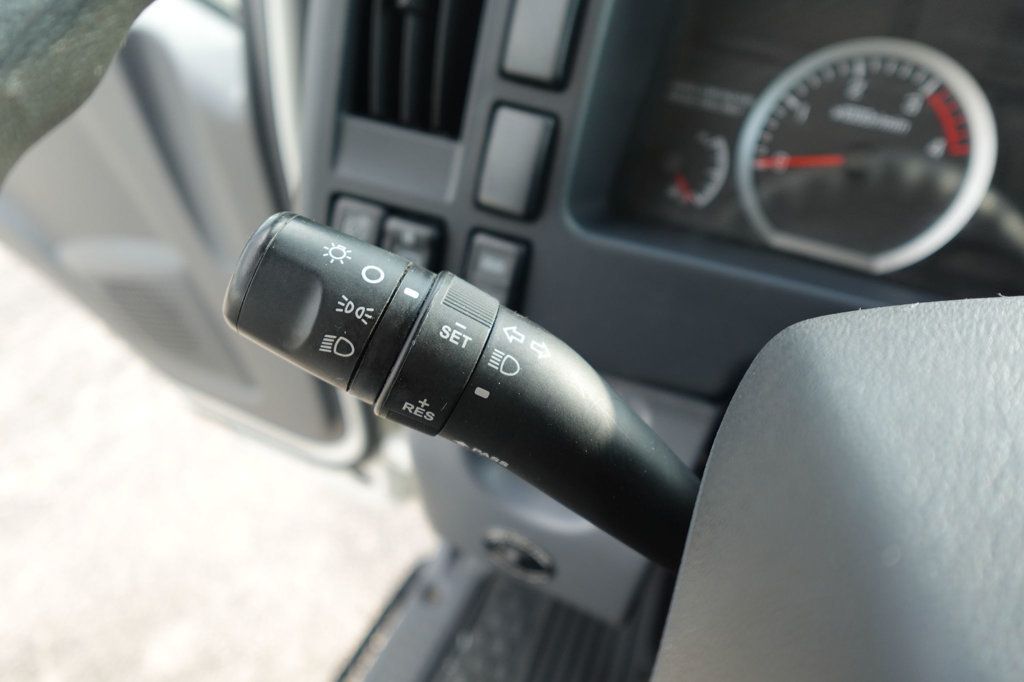 2022 Isuzu NPR HD (18ft Box w/ Lift Gate) - 22938530 - 39