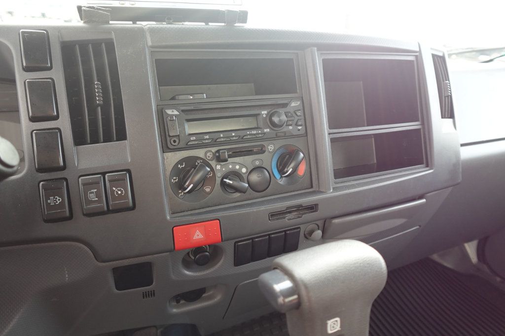 2022 Isuzu NPR HD (18ft Box w/ Lift Gate) - 22938530 - 44