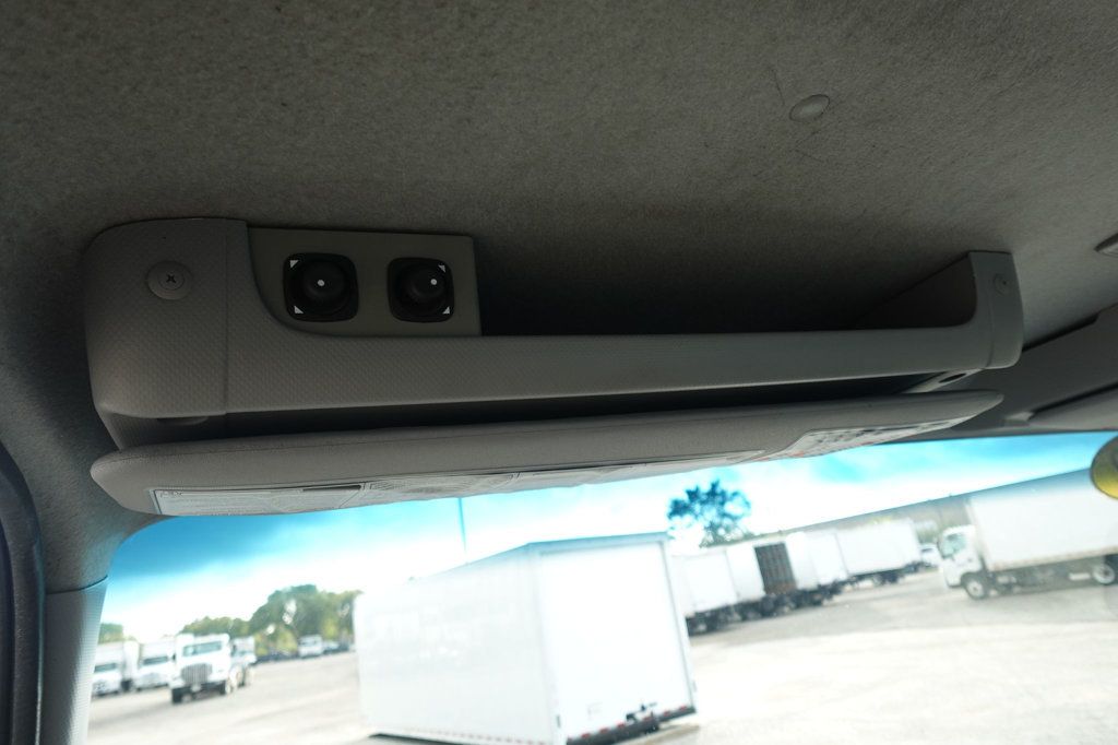 2022 Isuzu NPR HD (18ft Box w/ Lift Gate) - 22938530 - 52