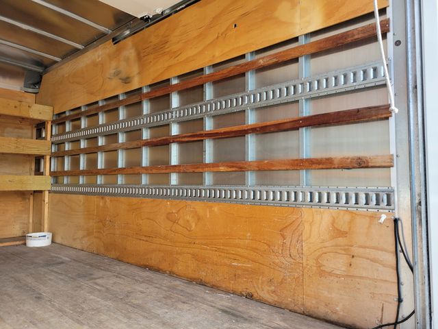 2022 Isuzu NPR HD CREW CAB BOX TRUCK 16' BOX DRW - 22635827 - 22