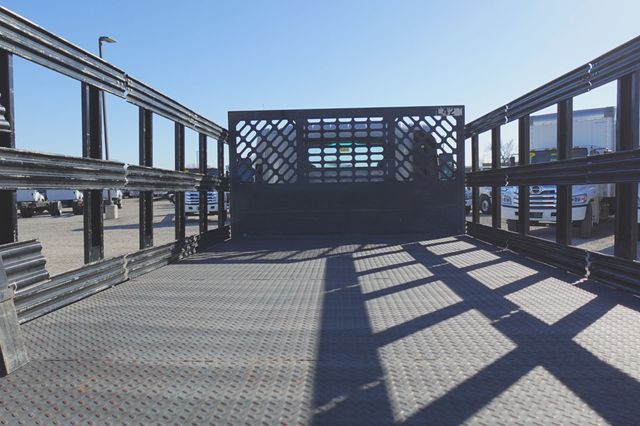 2022 Isuzu NRR (16ft Stakebed w/ Lift Gate) - 22973881 - 11