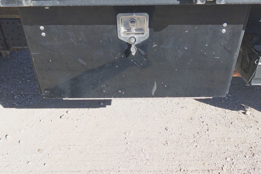 2022 Isuzu NRR (16ft Stakebed w/ Lift Gate) - 22973881 - 44