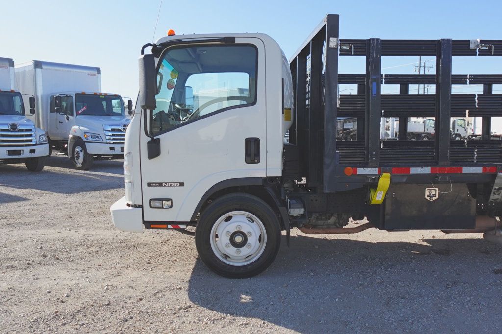 2022 Isuzu NRR (16ft Stakebed w/ Lift Gate) - 22973881 - 5
