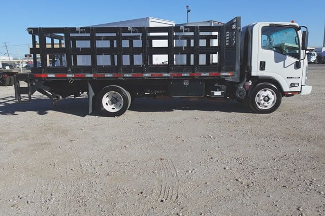 2022 Isuzu NRR (16ft Stakebed w/ Lift Gate) - 22973881 - 6