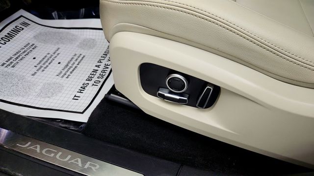 2022 Jaguar F-PACE P250 AWD - 22971188 - 11