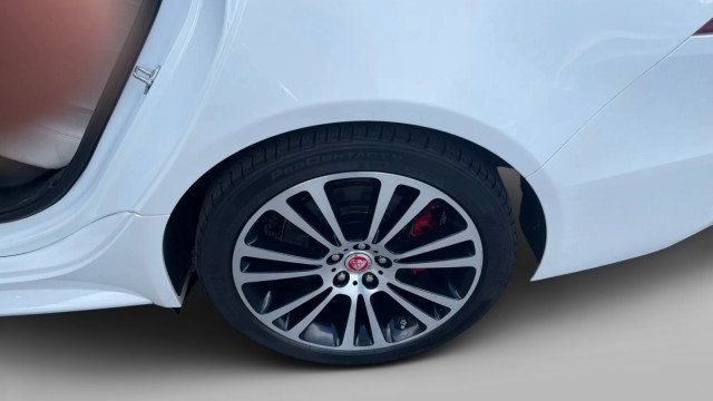 2022 Jaguar XF R-Dynamic SE Sedan AWD - 23060085 - 11