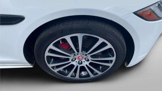 2022 Jaguar XF R-Dynamic SE Sedan AWD - 23060085 - 13