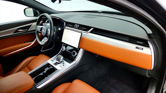 2022 Jaguar XF R-Dynamic SE Sedan AWD w/ 16 Way Heatd/Cooled Massage Seats, ACC - 22968127 - 24
