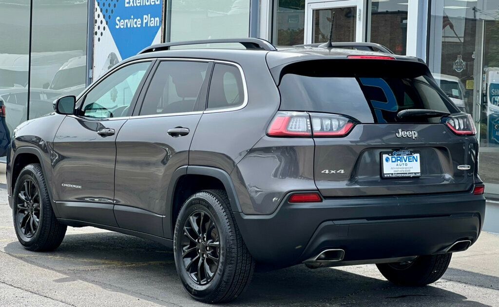 2022 Jeep Cherokee Latitude Lux photo 3