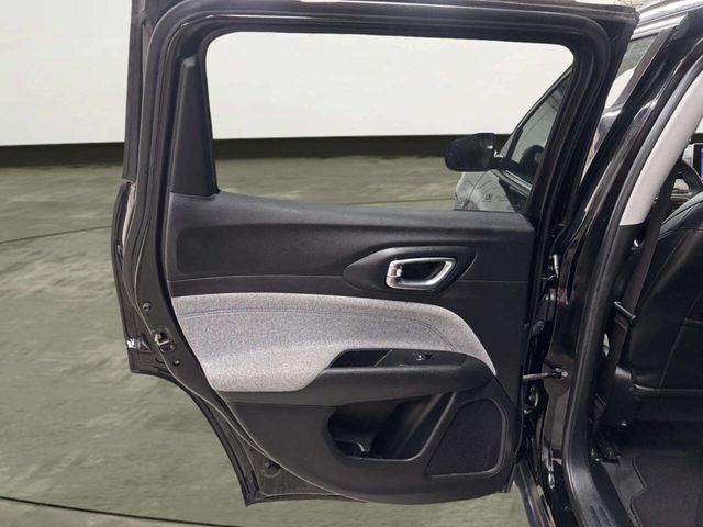 2022 Jeep Compass Latitude 4dr SUV - 23050440 - 14