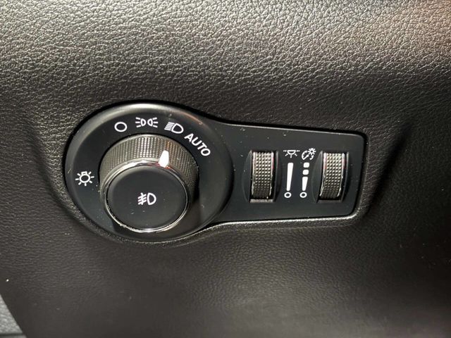 2022 Jeep Compass Latitude 4dr SUV - 23050440 - 28