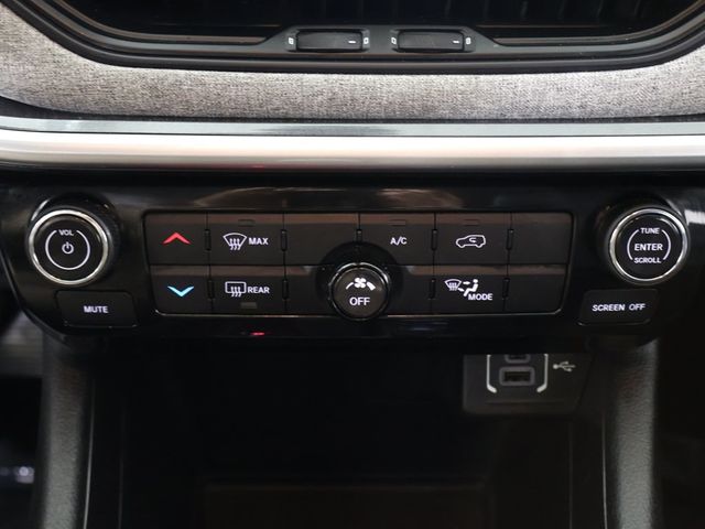 2022 Jeep Compass Latitude 4x4 - 22998790 - 43