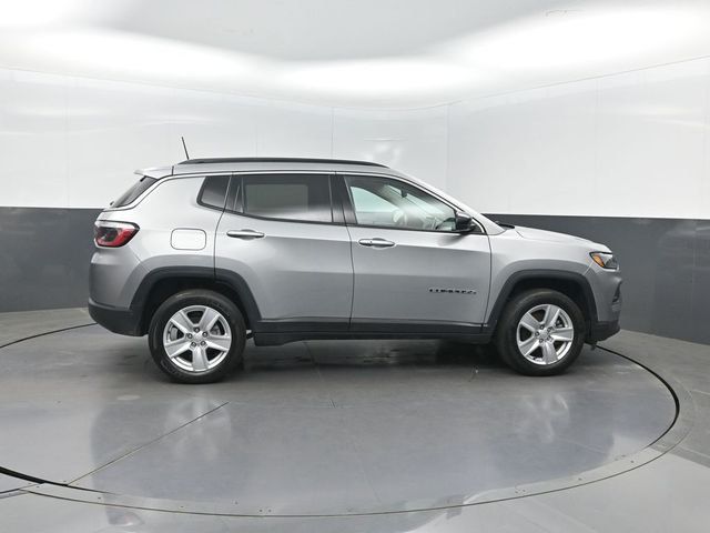 2022 Jeep Compass Latitude 4x4 - 23000511 - 29