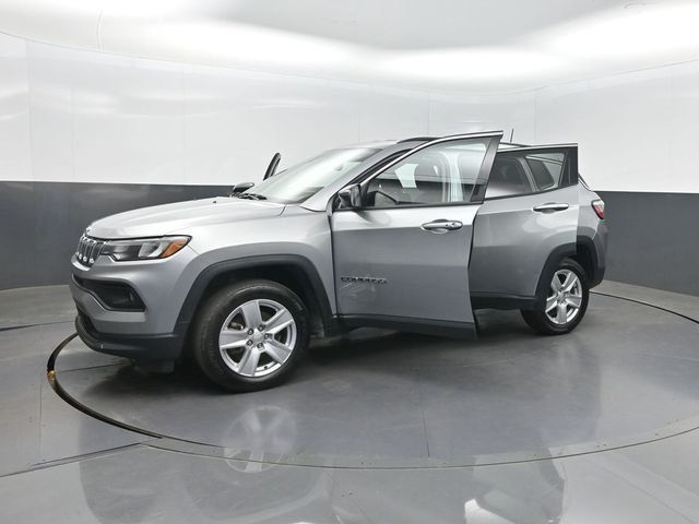 2022 Jeep Compass Latitude 4x4 - 23000511 - 32