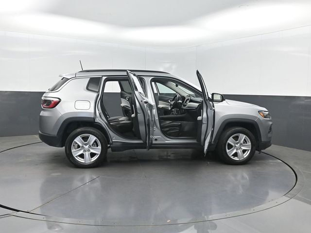 2022 Jeep Compass Latitude 4x4 - 23000511 - 33
