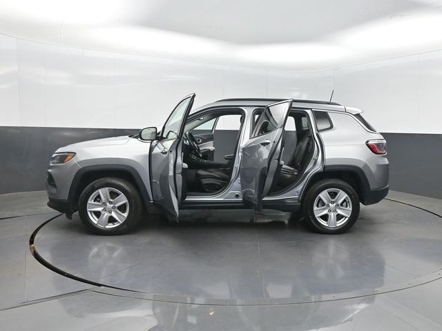 2022 Jeep Compass Latitude 4x4 - 23000511 - 35