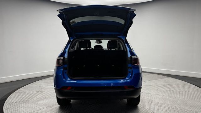2022 Jeep Compass Latitude 4x4 - 23030151 - 40