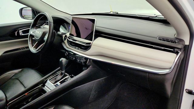 2022 Jeep Compass Latitude 4x4 with Convenience Group - 22965218 - 23