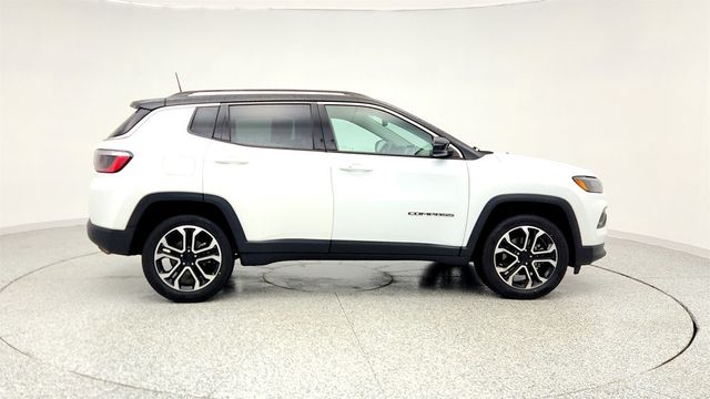 2022 Jeep Compass Latitude 4x4 with Convenience Group - 22965218 - 3