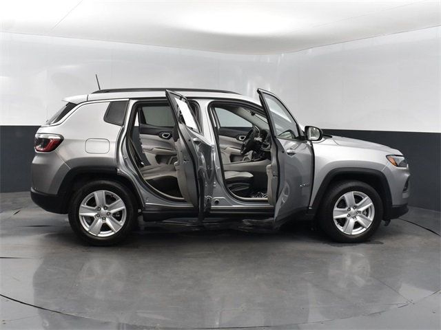 2022 Jeep Compass Latitude FWD - 22947728 - 30