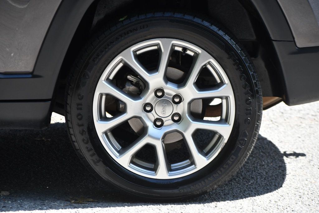 2022 Jeep Compass Latitude Lux Altitude photo 14