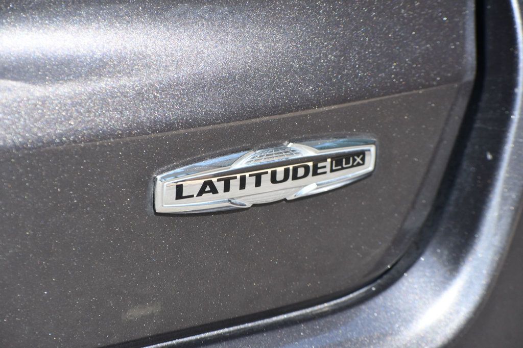 2022 Jeep Compass Latitude Lux Altitude photo 16