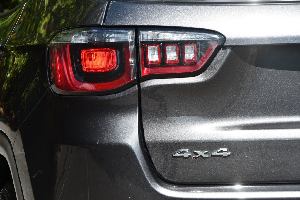 2022 Jeep Compass Latitude Lux Altitude photo 4