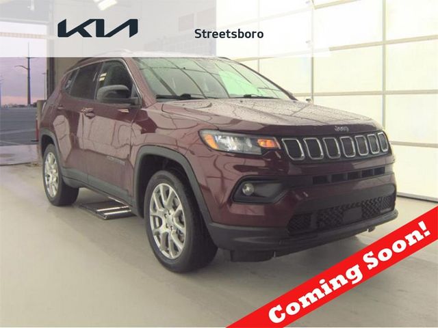 2022 Jeep Compass Latitude Lux - 22966976 - 0
