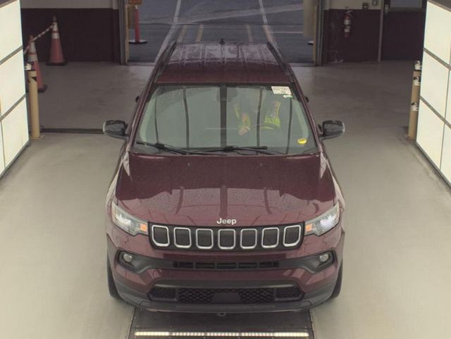 2022 Jeep Compass Latitude Lux - 22966976 - 2