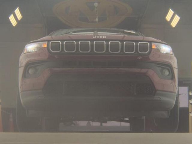 2022 Jeep Compass Latitude Lux - 22966976 - 3