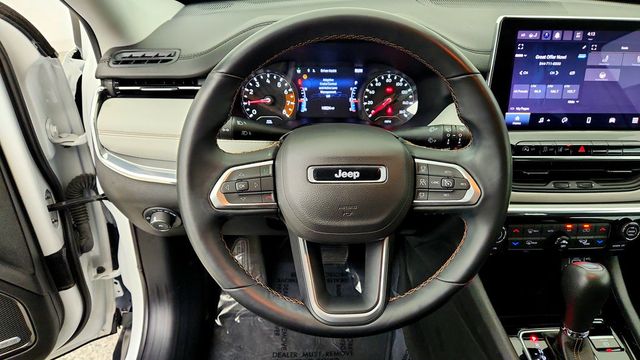 2022 Jeep Compass Limited 4x4 w/ Dual-Pane Panoramic Moonroof & Alpine Audio - 23100043 - 13