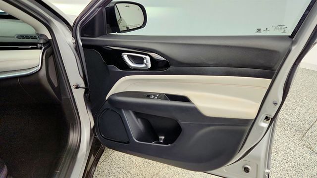 2022 Jeep Compass Limited 4x4 w/ Elite Group - 23009234 - 38