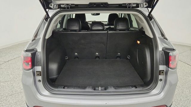 2022 Jeep Compass Trailhawk 4x4 w/ Sun and Sound Group - 23083013 - 21