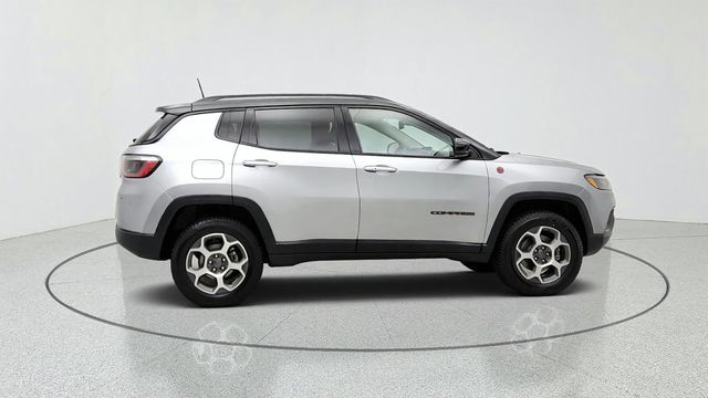 2022 Jeep Compass Trailhawk 4x4 w/ Sun and Sound Group - 23083013 - 3