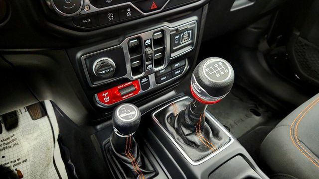 2022 Jeep Gladiator Mojave 4x4 with 3-Piece Hard Top & Premium LED Lighting Group - 22957797 - 15