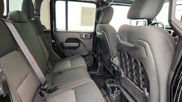 2022 Jeep Gladiator Mojave 4x4 with 3-Piece Hard Top & Premium LED Lighting Group - 22957797 - 22