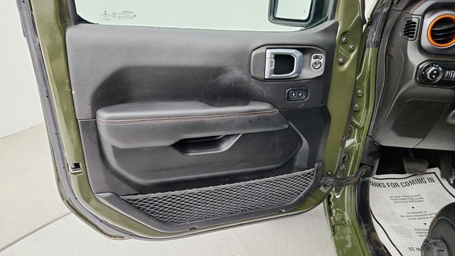 2022 Jeep Gladiator Mojave 4x4 with Hard Top, Leather Seats & Premium LED Lighting - 22942610 - 9