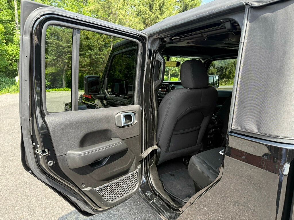 2022 Jeep Gladiator Overland photo 34