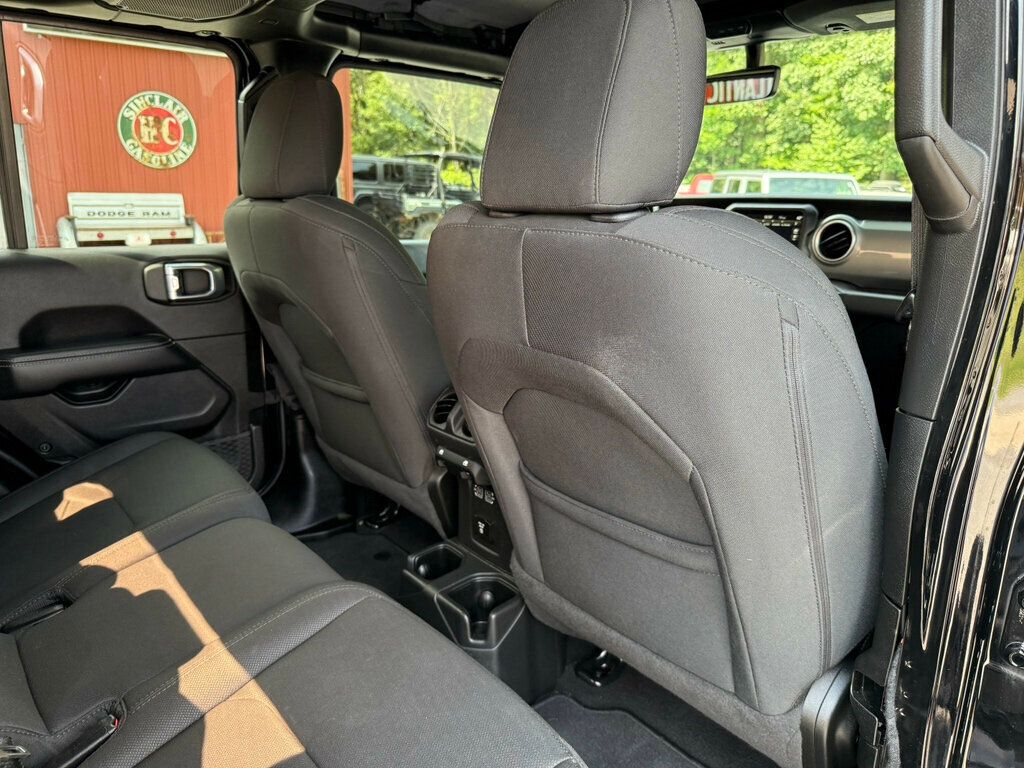 2022 Jeep Gladiator Overland photo 45