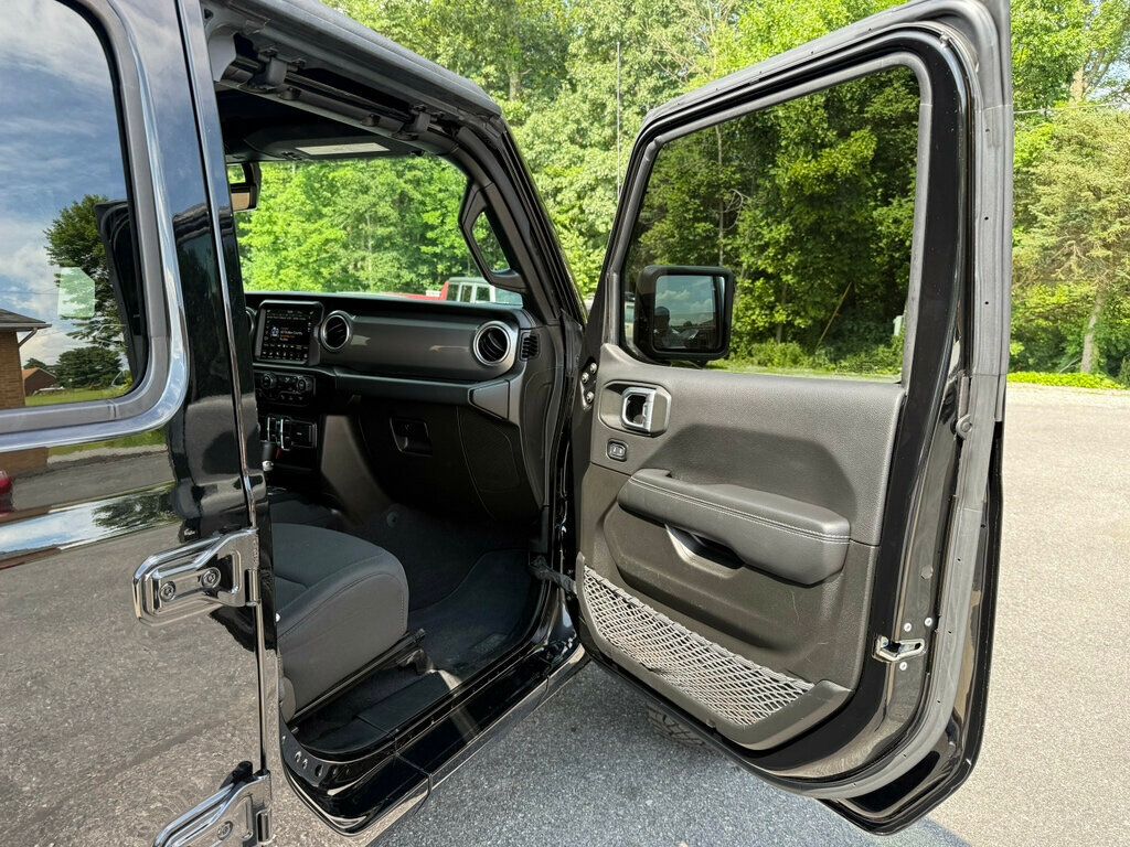 2022 Jeep Gladiator Overland photo 46