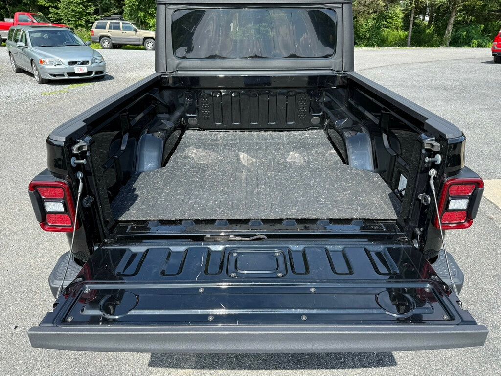 2022 Jeep Gladiator Overland photo 5