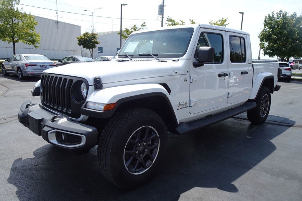 2022 Jeep Gladiator Overland photo 3
