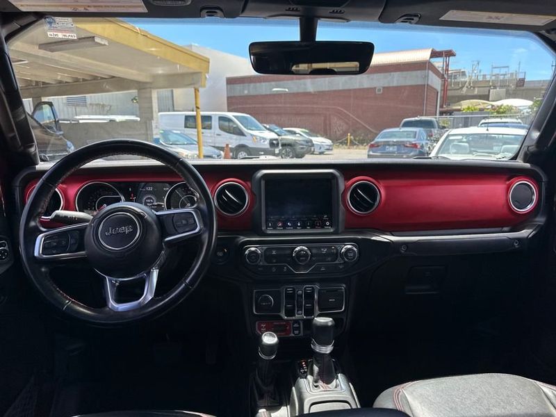2022 Jeep Gladiator Rubicon photo 12
