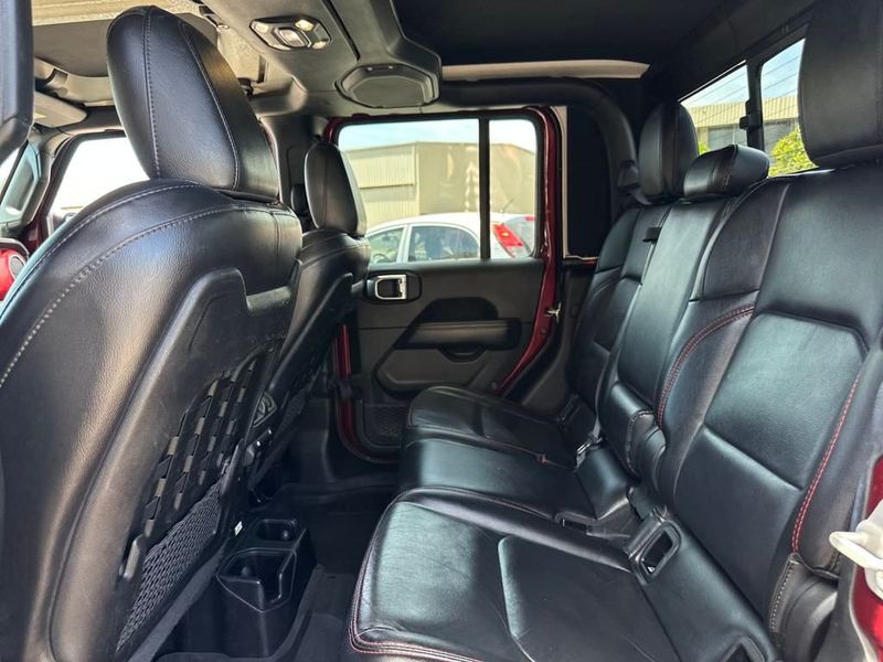 2022 Jeep Gladiator Rubicon photo 13