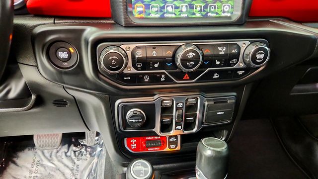 2022 Jeep Gladiator Rubicon 4x4 w/Hard Top, Leather, LED Lighting & Cold Weather Pkg - 23091331 - 15